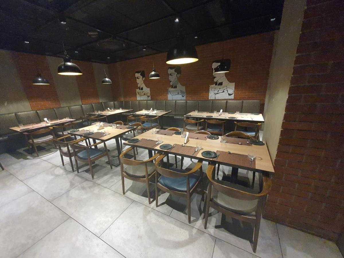 Weekend Address Managed By P.C Homes 수라트 외부 사진