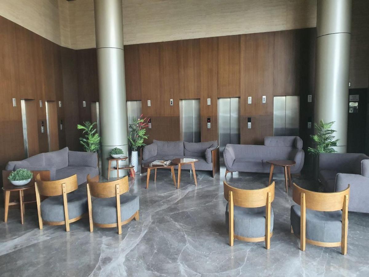 Weekend Address Managed By P.C Homes 수라트 외부 사진